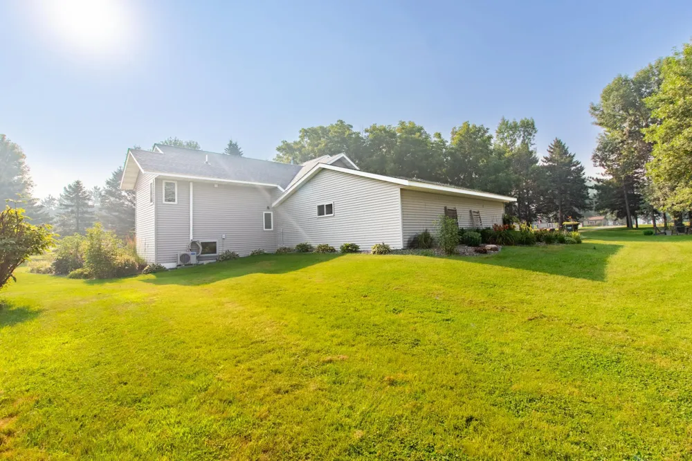 12480 212th Avenue NE New London, MN 56273