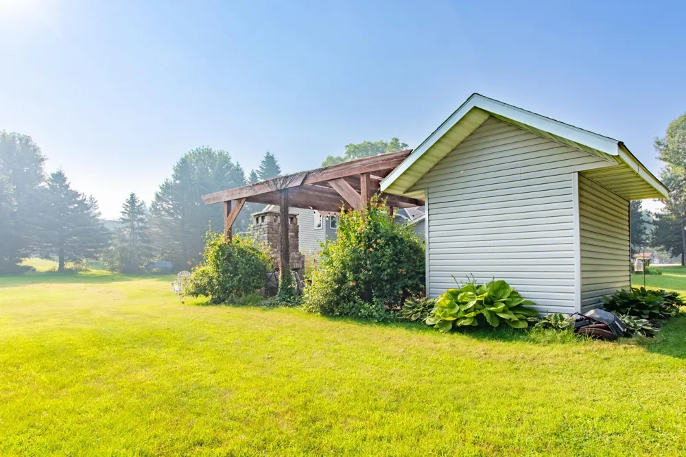 12480 212th Avenue NE New London, MN 56273