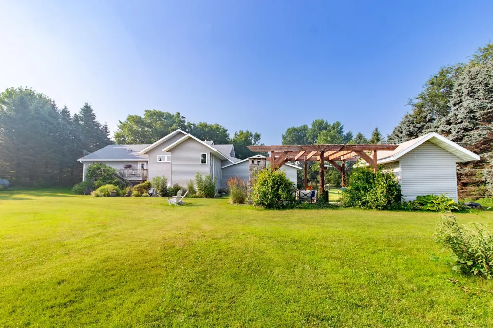 12480 212th Avenue NE New London, MN 56273