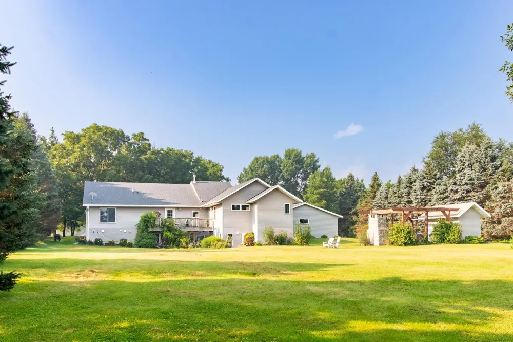 12480 212th Avenue NE New London, MN 56273