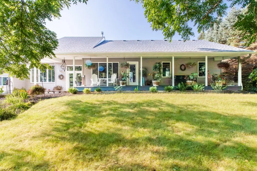 12480 212th Avenue NE New London, MN 56273