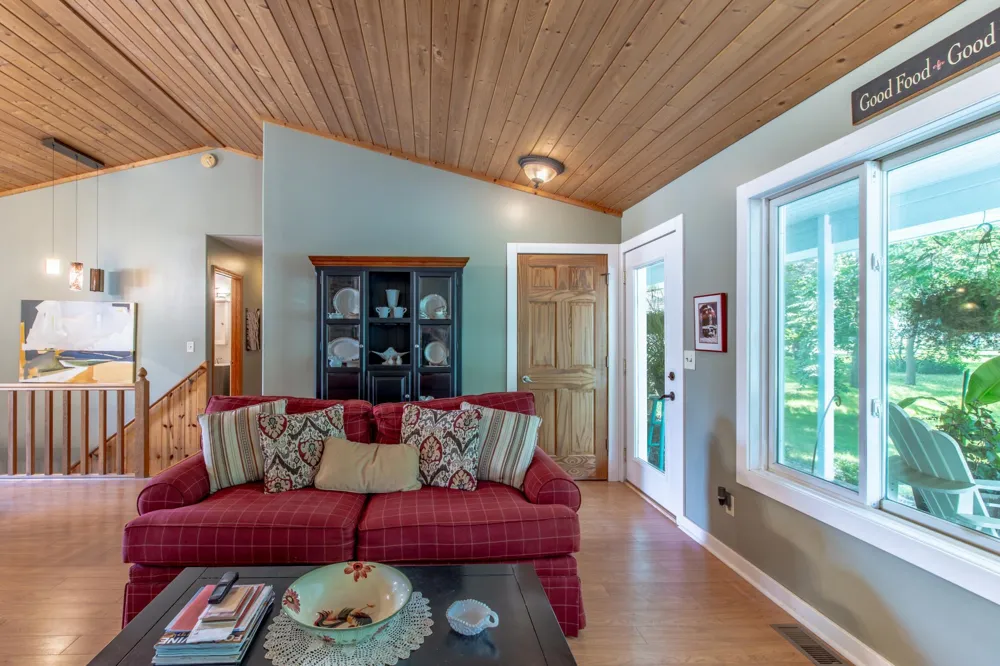 12480 212th Avenue NE New London, MN 56273