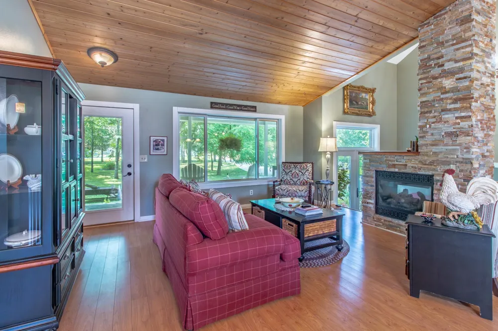 12480 212th Avenue NE New London, MN 56273