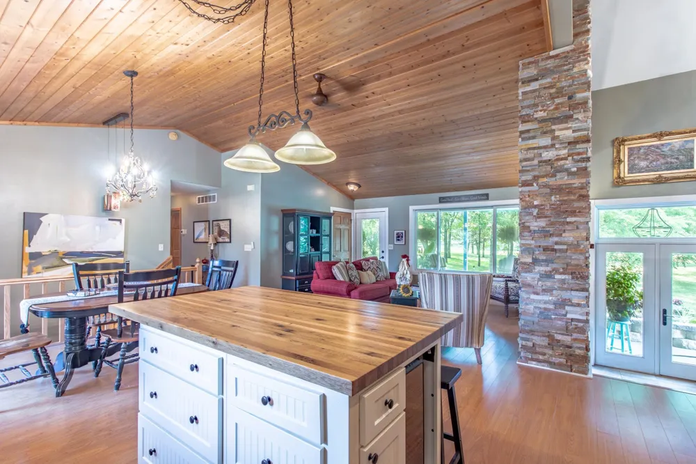 12480 212th Avenue NE New London, MN 56273