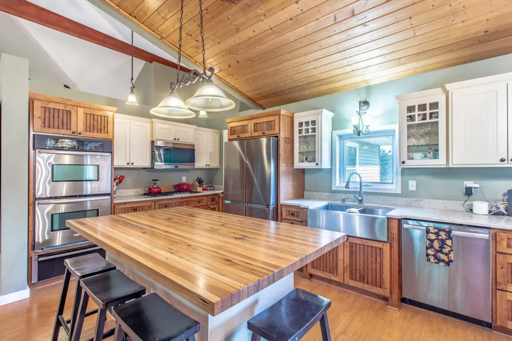 12480 212th Avenue NE New London, MN 56273