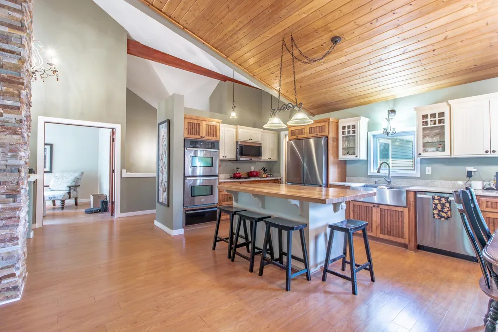 12480 212th Avenue NE New London, MN 56273