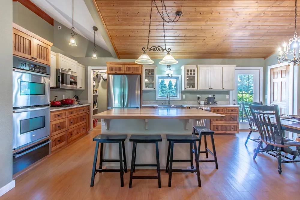 12480 212th Avenue NE New London, MN 56273
