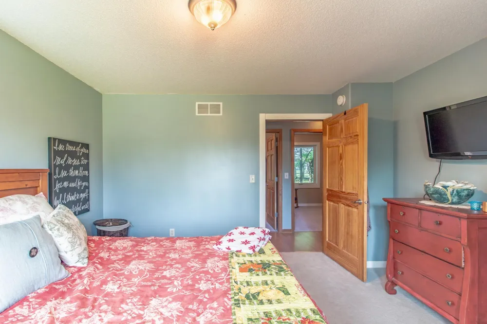 12480 212th Avenue NE New London, MN 56273