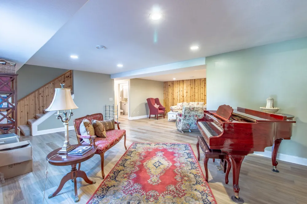 12480 212th Avenue NE New London, MN 56273