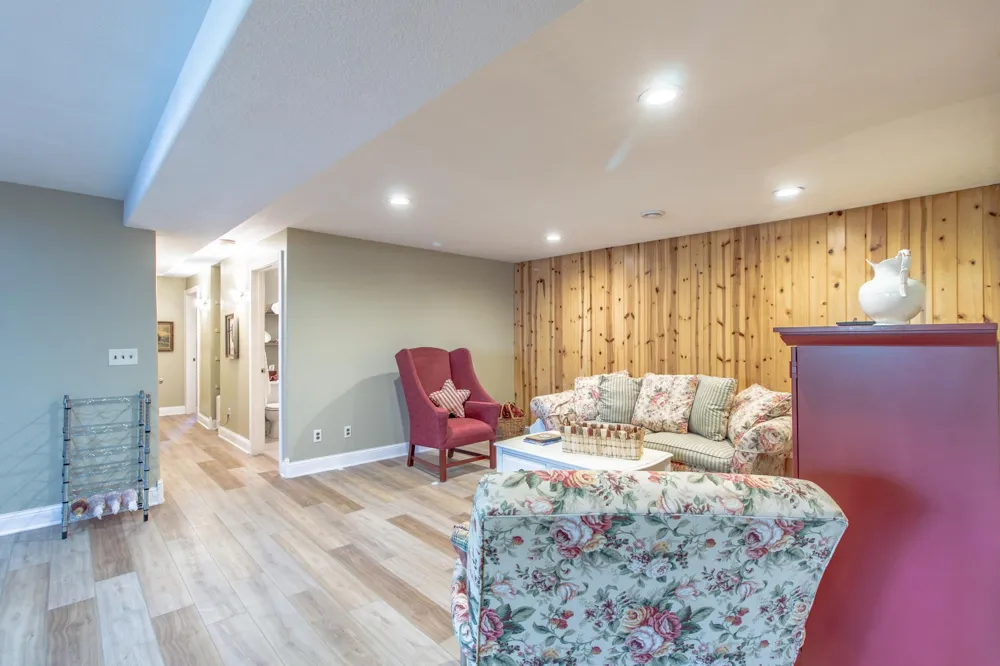 12480 212th Avenue NE New London, MN 56273