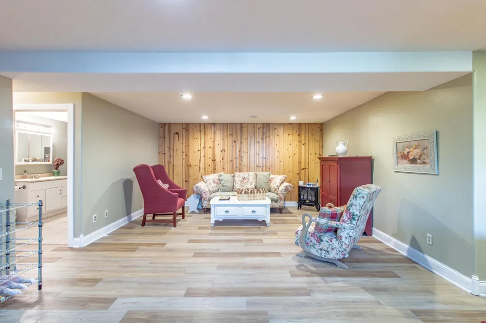 12480 212th Avenue NE New London, MN 56273