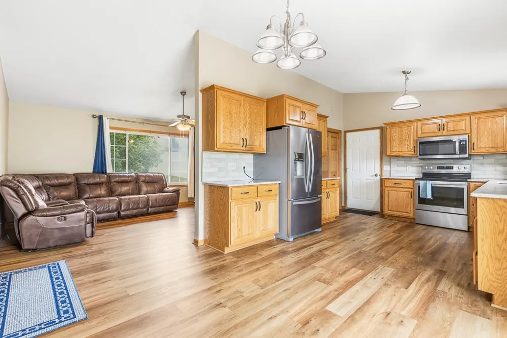 202 Rainbow Drive Marshall, MN 56258