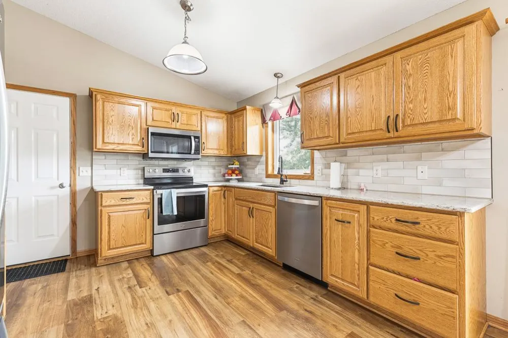 202 Rainbow Drive Marshall, MN 56258
