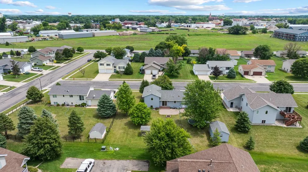 202 Rainbow Drive Marshall, MN 56258