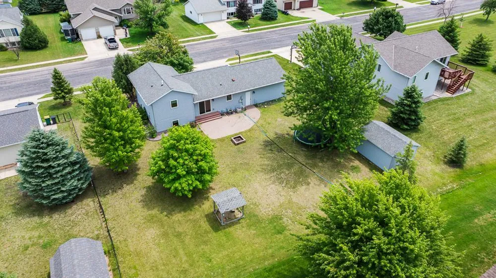 202 Rainbow Drive Marshall, MN 56258
