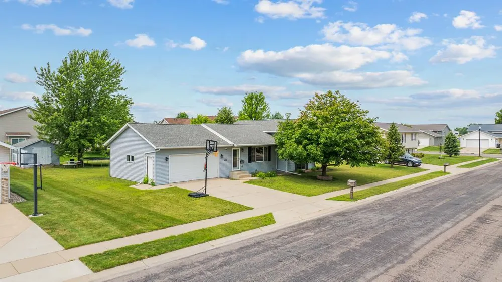 202 Rainbow Drive Marshall, MN 56258