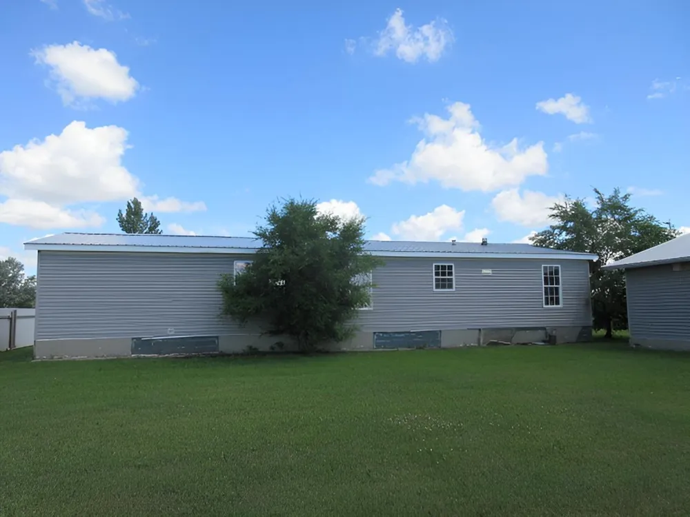 106 Brisbane Lane Emerado, ND 58228