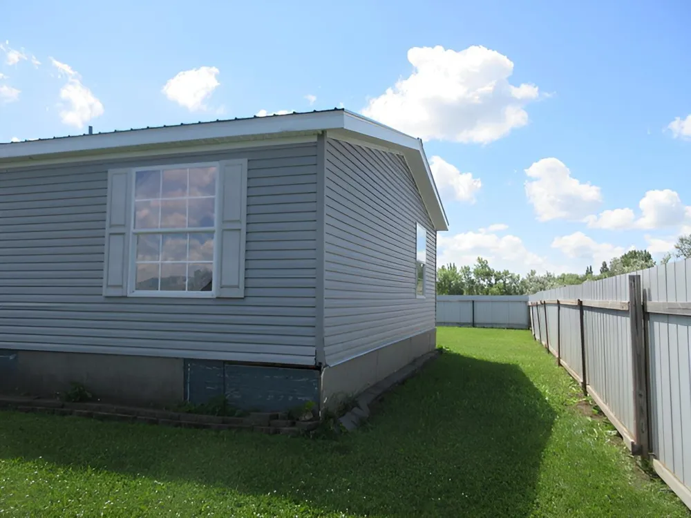 106 Brisbane Lane Emerado, ND 58228