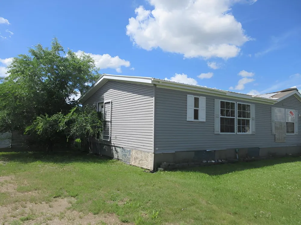106 Brisbane Lane Emerado, ND 58228
