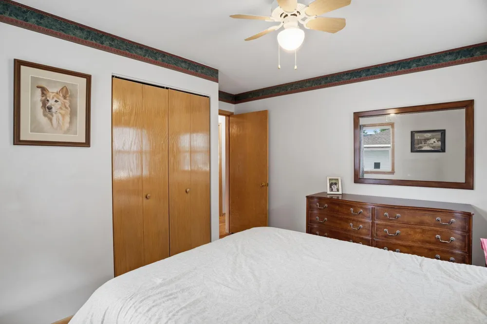 6738 Knoll Street Golden Valley, MN 55427