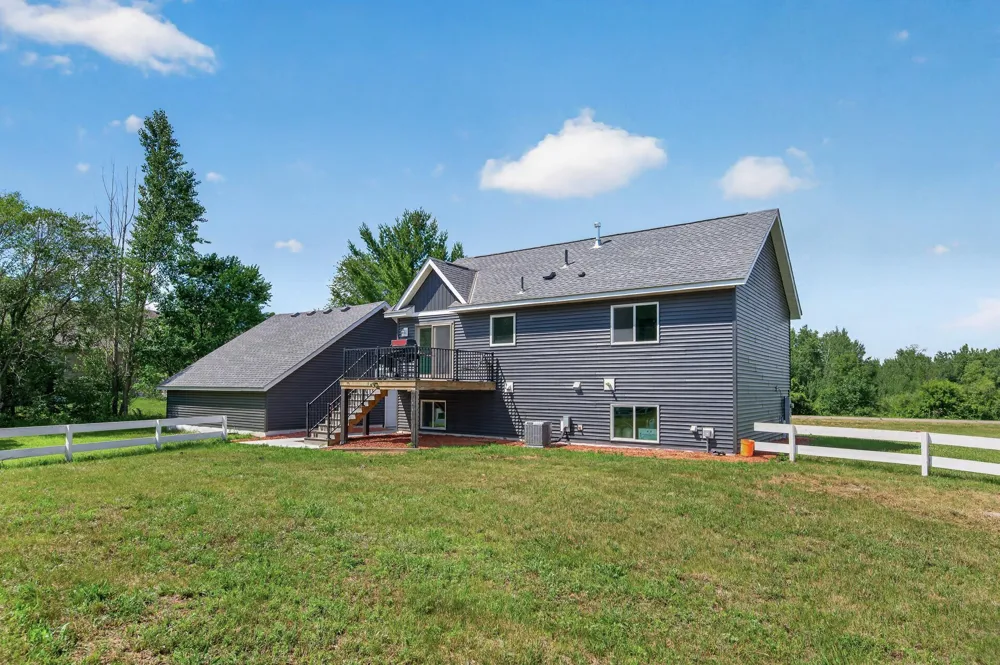 4430 214th Avenue NW Oak Grove, MN 55303