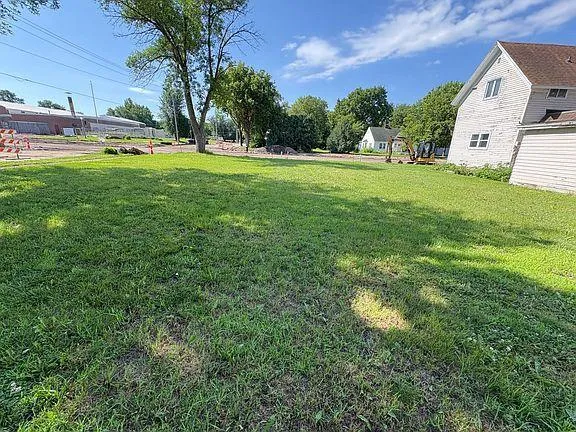 49 S Hering Street Appleton, MN 56208