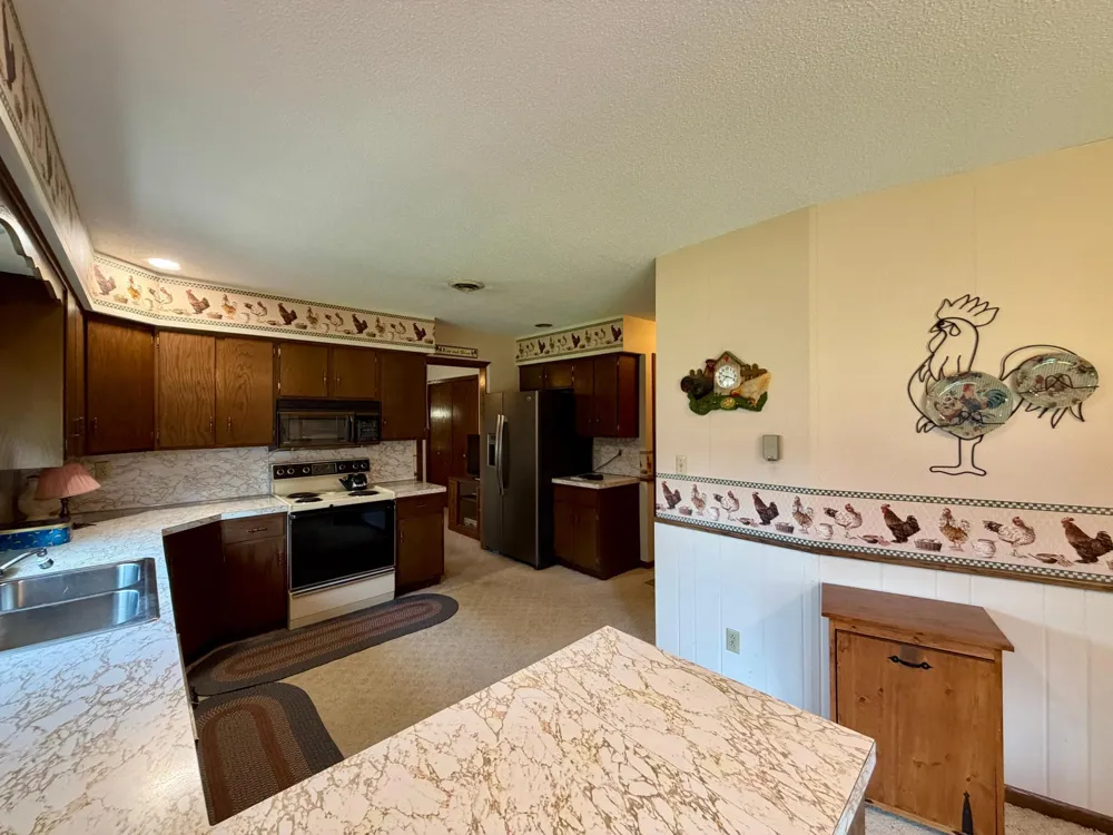 1111 Elm Cove Luverne, MN 56156