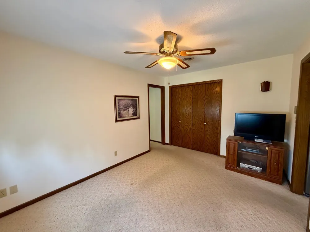 1111 Elm Cove Luverne, MN 56156
