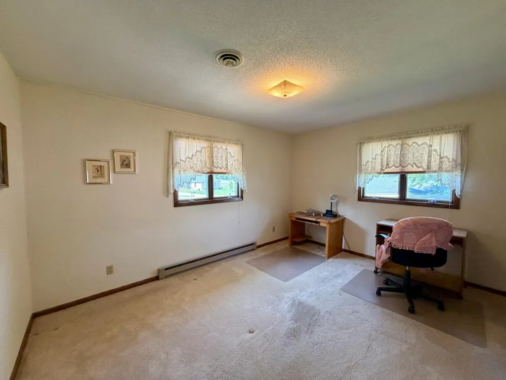 1111 Elm Cove Luverne, MN 56156