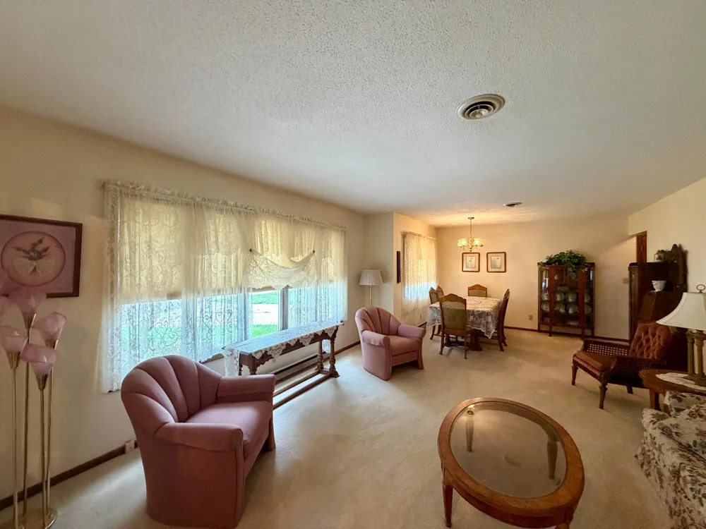 1111 Elm Cove Luverne, MN 56156