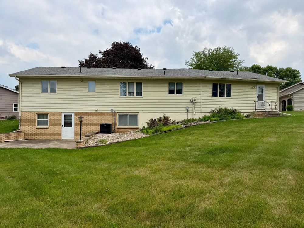 1111 Elm Cove Luverne, MN 56156