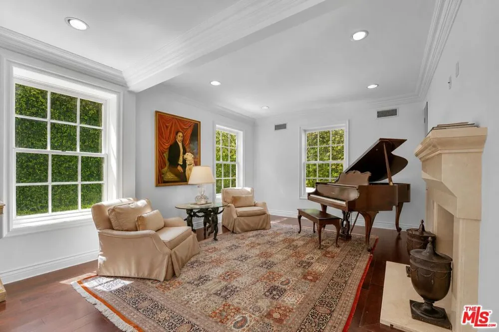 10914 Bellagio Road Los Angeles, CA 90077