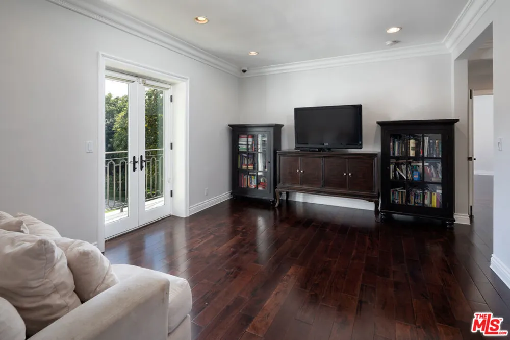 10914 Bellagio Road Los Angeles, CA 90077