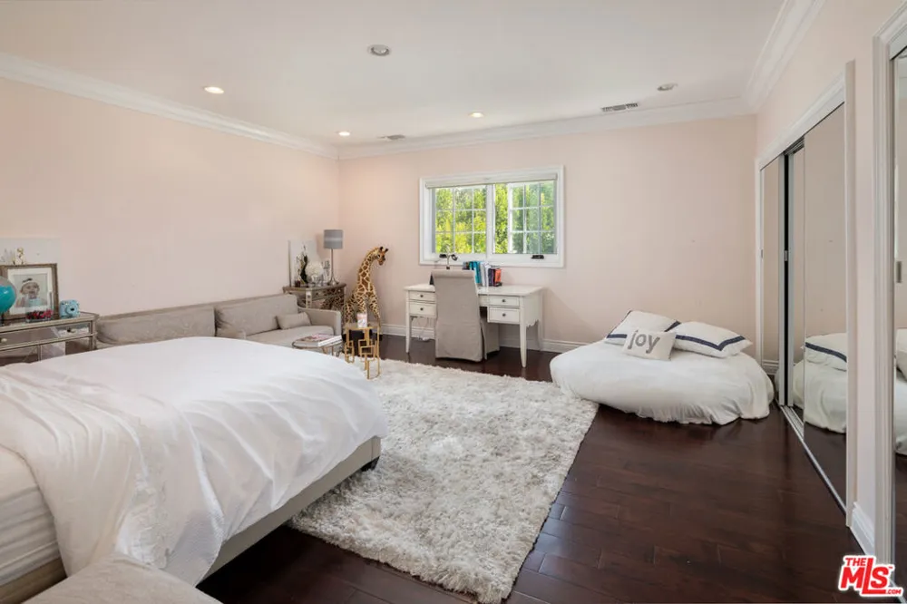 10914 Bellagio Road Los Angeles, CA 90077