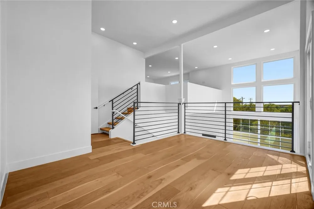575 Through #A Laguna Beach, CA 92651