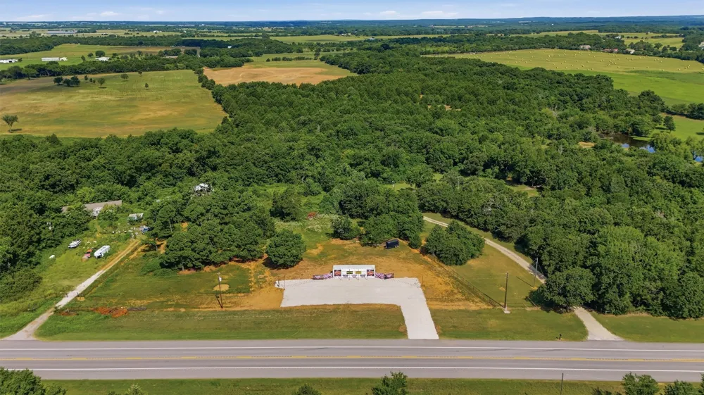 29151 US Highway 377 Whitesboro, TX 76245