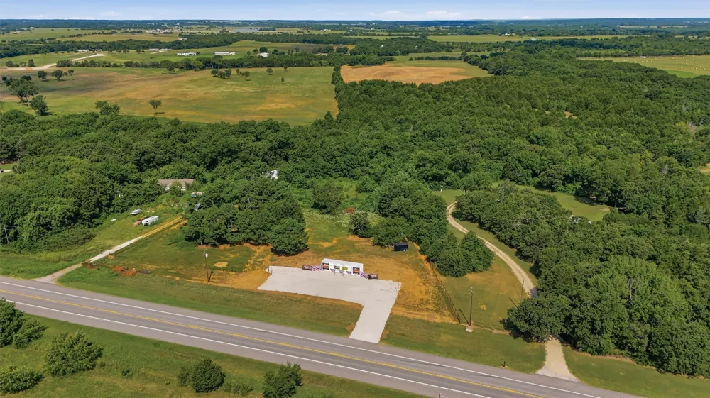 29151 US Highway 377 Whitesboro, TX 76245