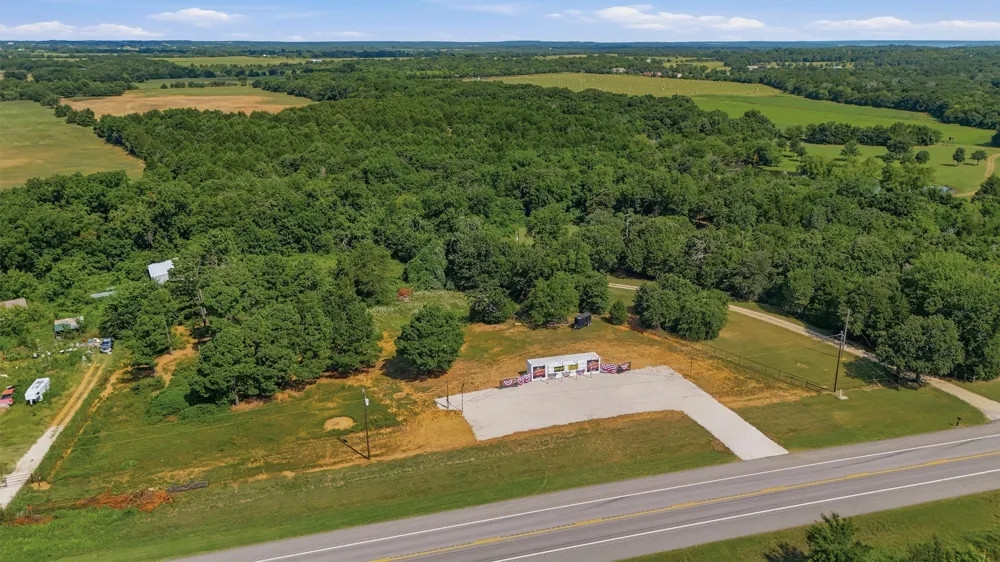 29151 US Highway 377 Whitesboro, TX 76245