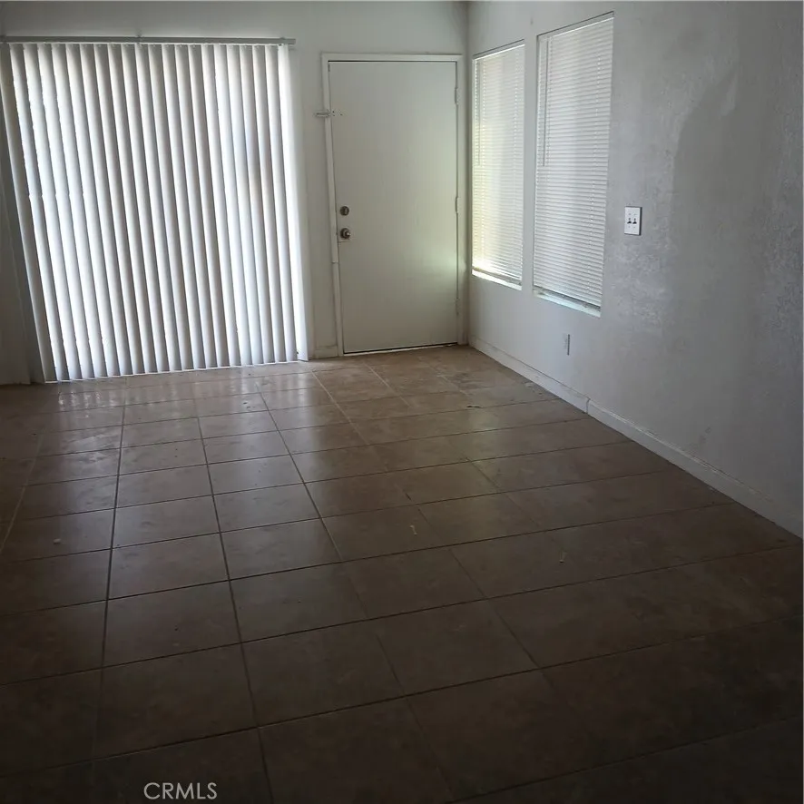 2449 West Acacia Avenue Hemet, CA 92545