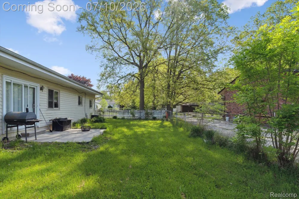 500 TROMBLEY DRIVE Troy City, MI 48083