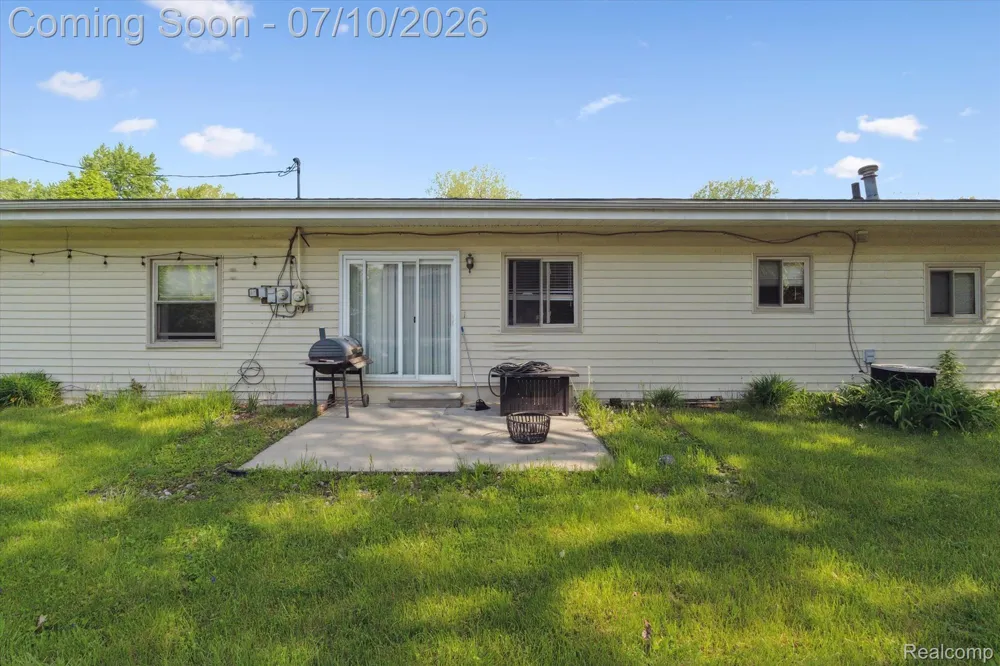 500 TROMBLEY DRIVE Troy City, MI 48083