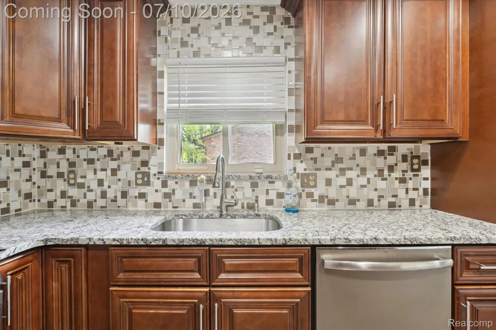 500 TROMBLEY DRIVE Troy City, MI 48083