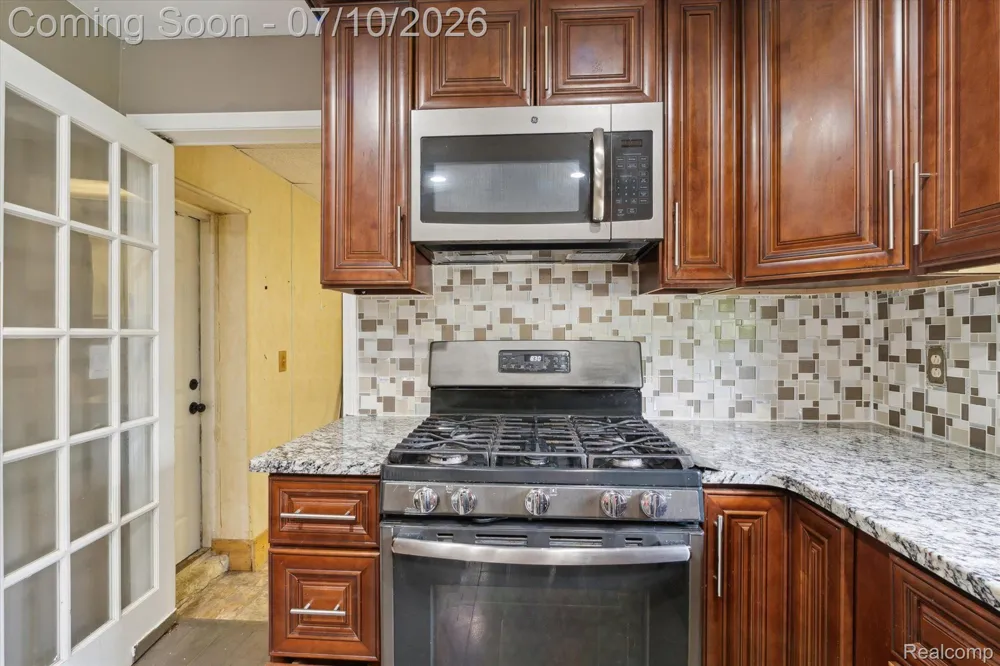 500 TROMBLEY DRIVE Troy City, MI 48083