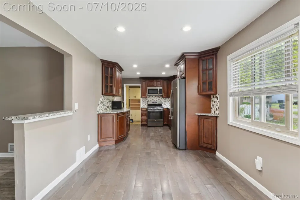 500 TROMBLEY DRIVE Troy City, MI 48083