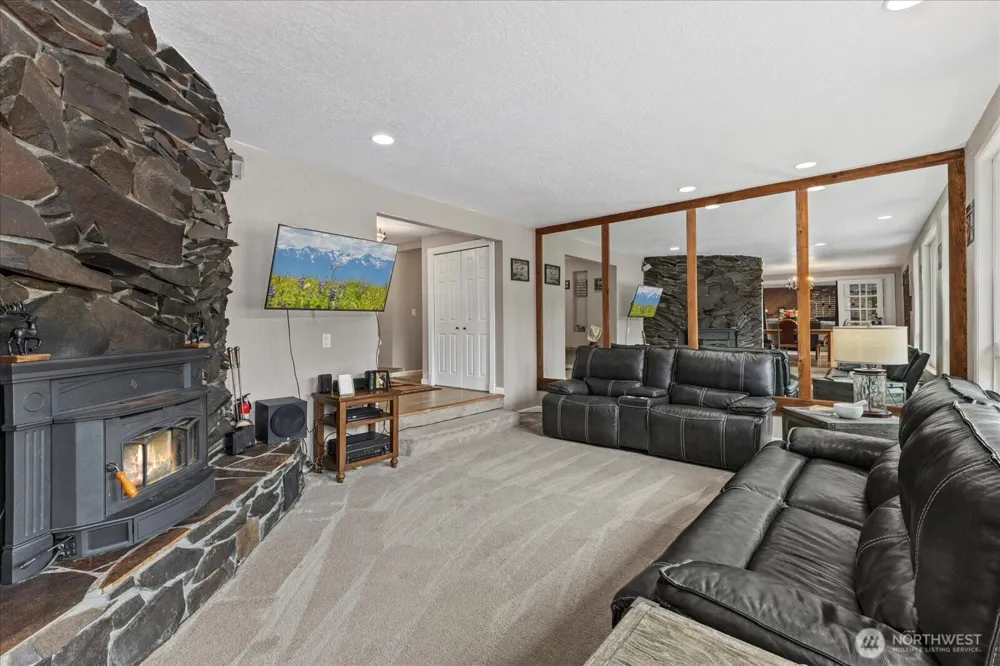 29832 Kent Black Diamond Road SE Kent, WA 98042