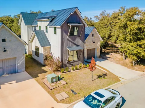 2404 Bruin Drive