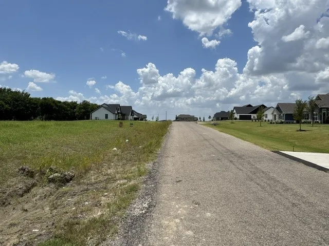 172 Cooper Lane Van Alstyne, TX 75495