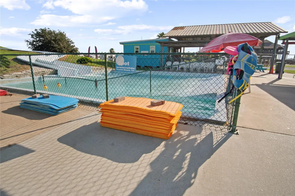 2061 Highway 87 Crystal Beach, TX 77650