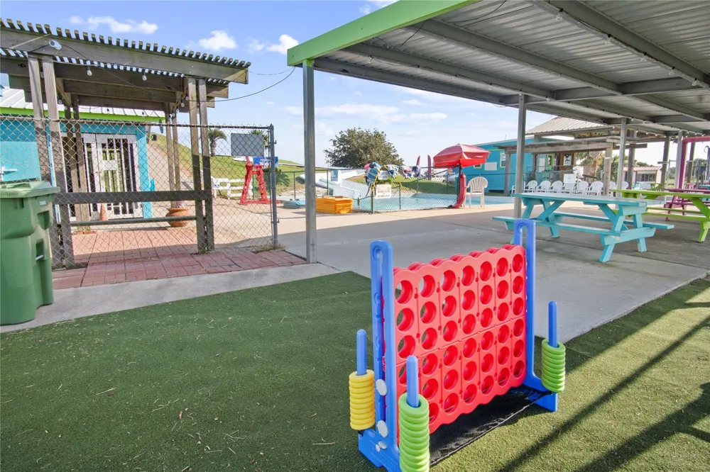 2061 Highway 87 Crystal Beach, TX 77650