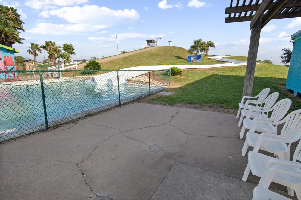2061 Highway 87 Crystal Beach, TX 77650